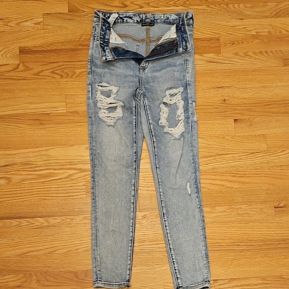 American Eagle Outfitters Light Blue Distressed Skinny Jeans